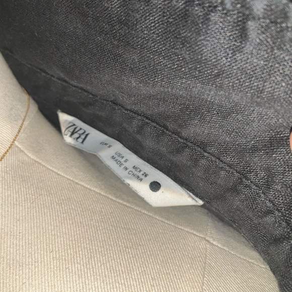 Zara Women's Black Button-Down Shirt - Picture 4 of 5